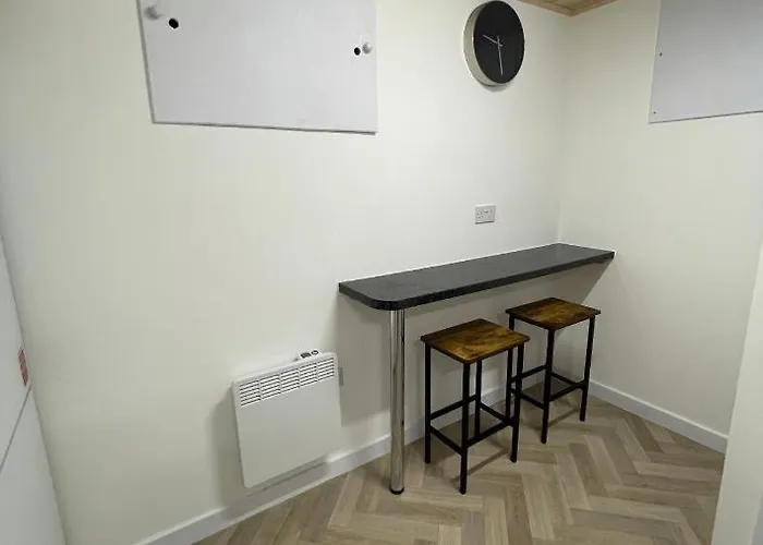 Unique Duplex Apartment Free Parking Free Wi-Fi 6 Minutes From Leeds City Centre
