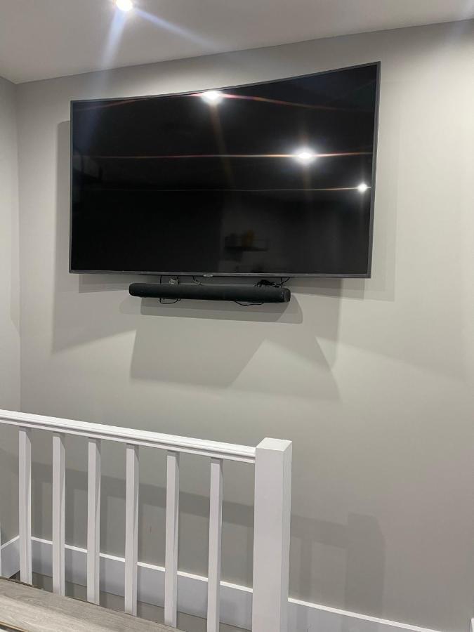 Unique Duplex Free Parking Free Wi-fi 6 Minutes From Leeds Centre Appartamento